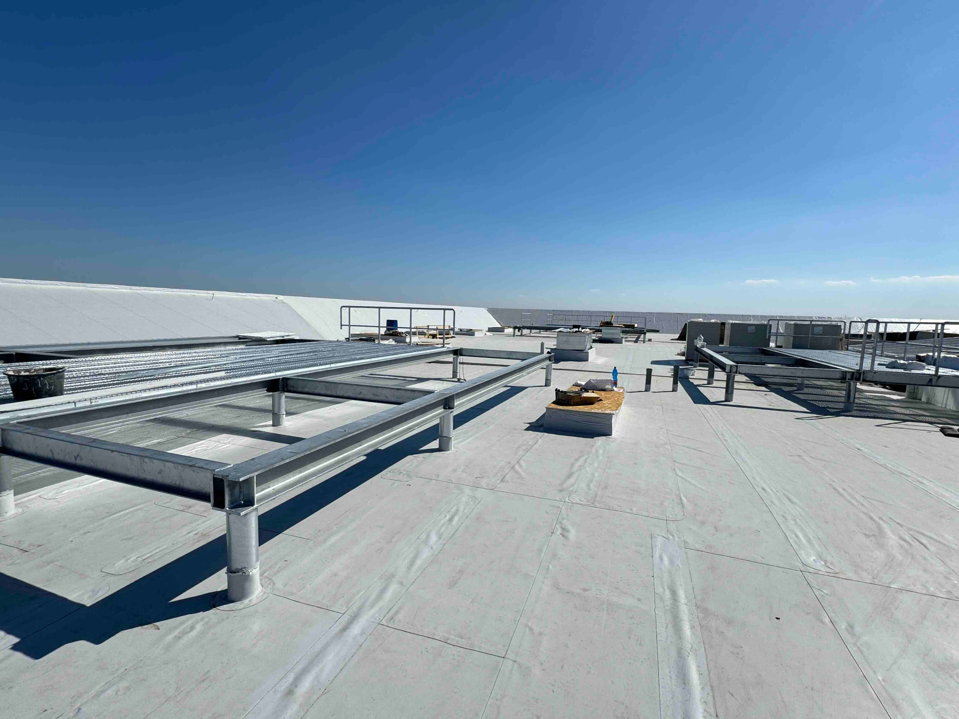 Pohled na plochu po dokončení izolaterských prací