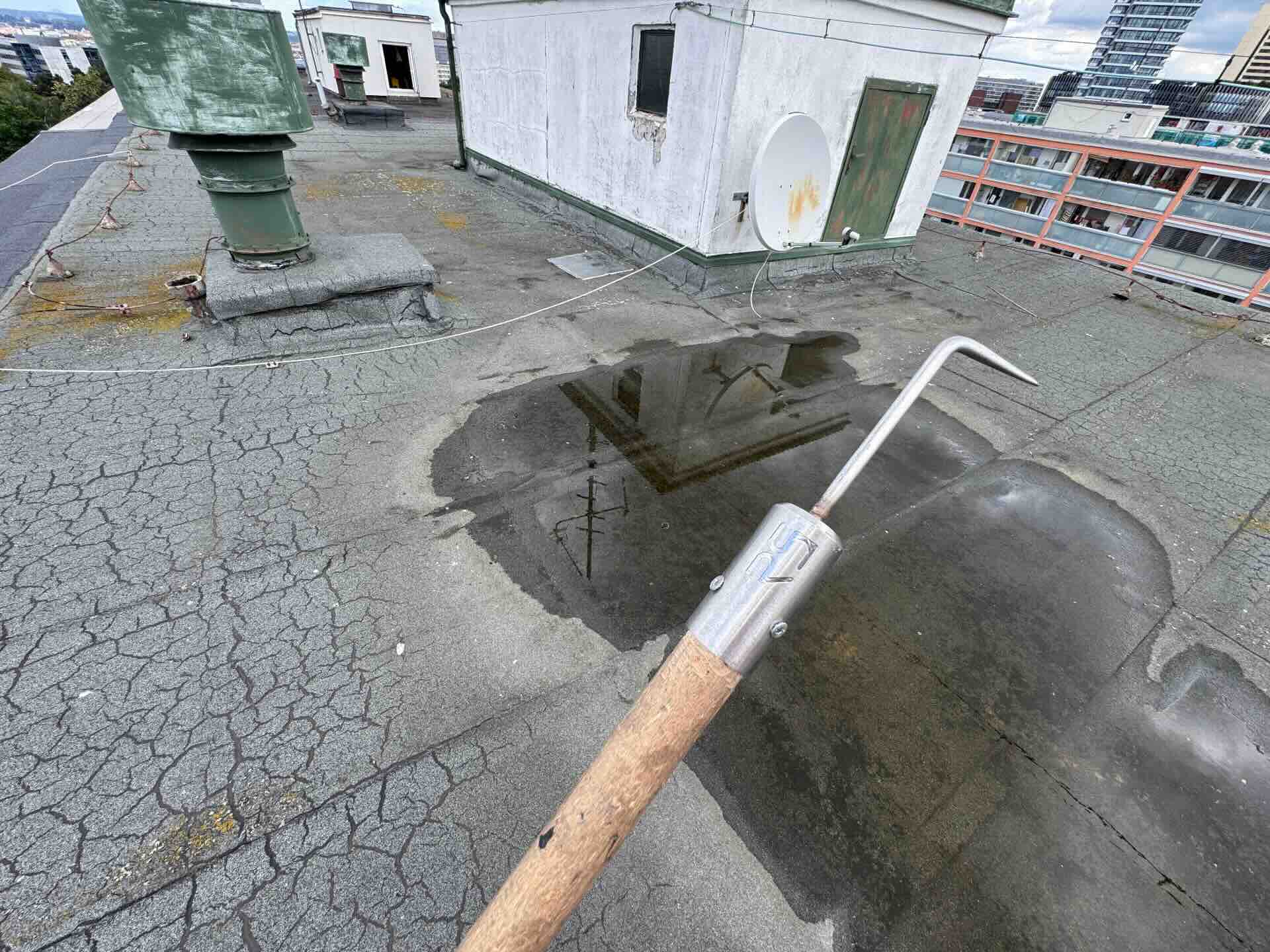 Zjištění havarijního stavu střechy