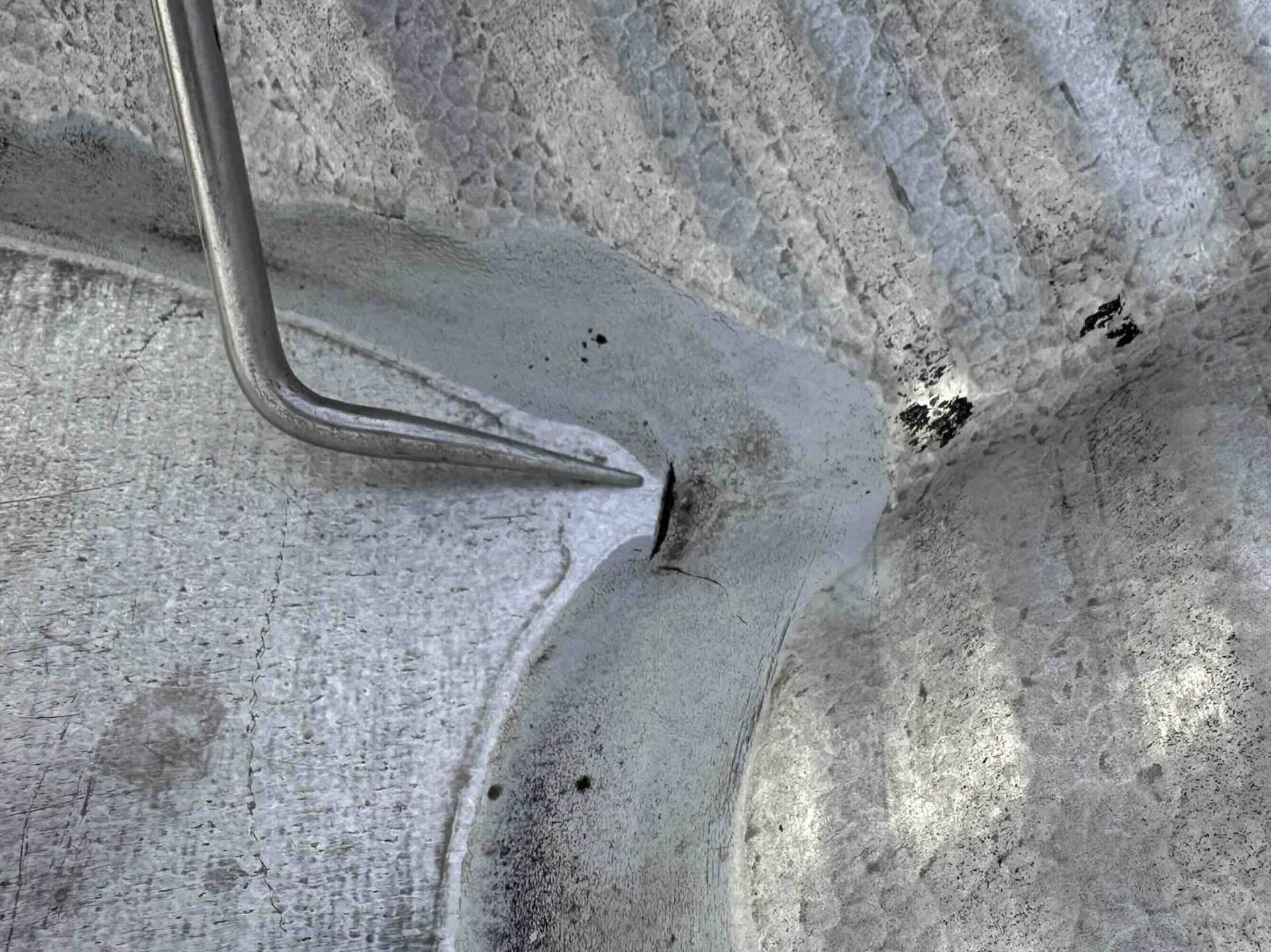 Porucha v tmelené části