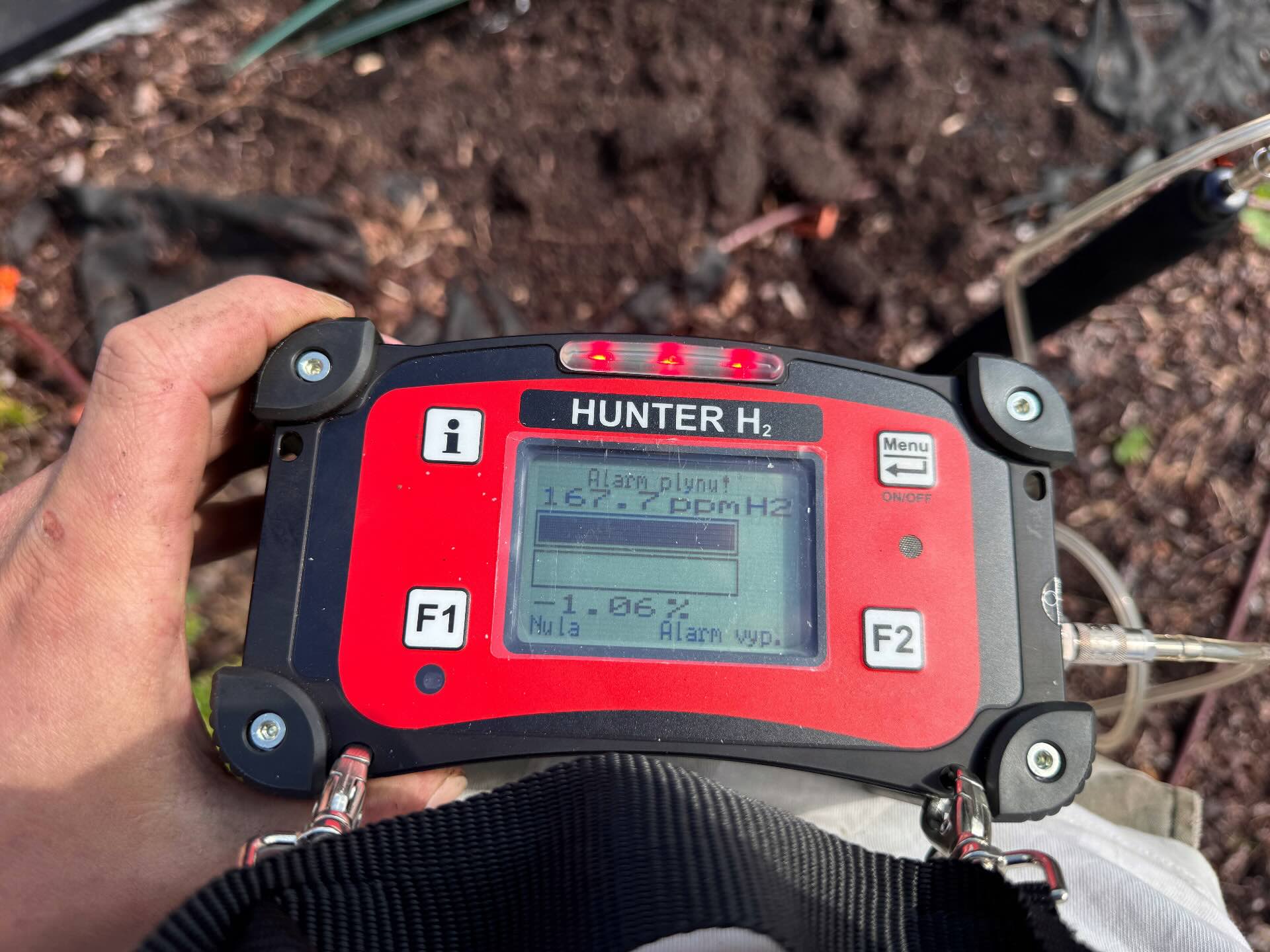 Měřicí zařízení pro provádění zkoušky